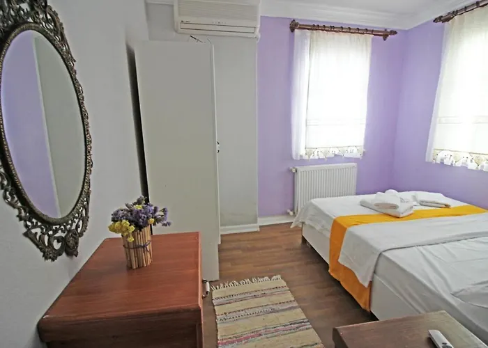 Eflatun Konuk Evi Κανακάλε